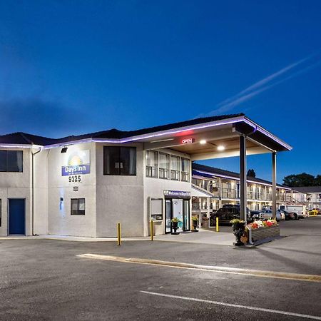 Days Inn By Wyndham Lakewood South Tacoma Екстериор снимка