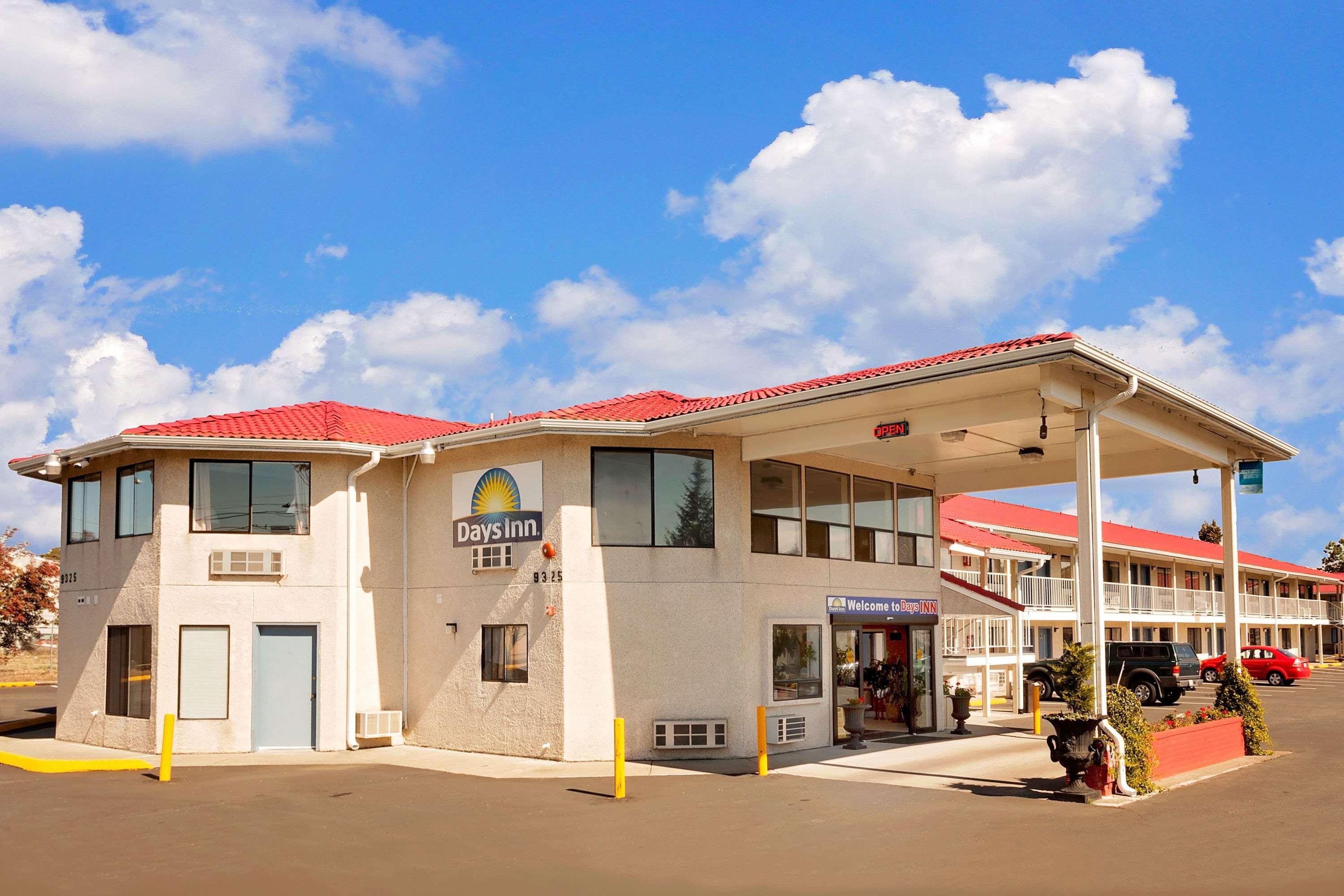 Days Inn By Wyndham Lakewood South Tacoma Екстериор снимка
