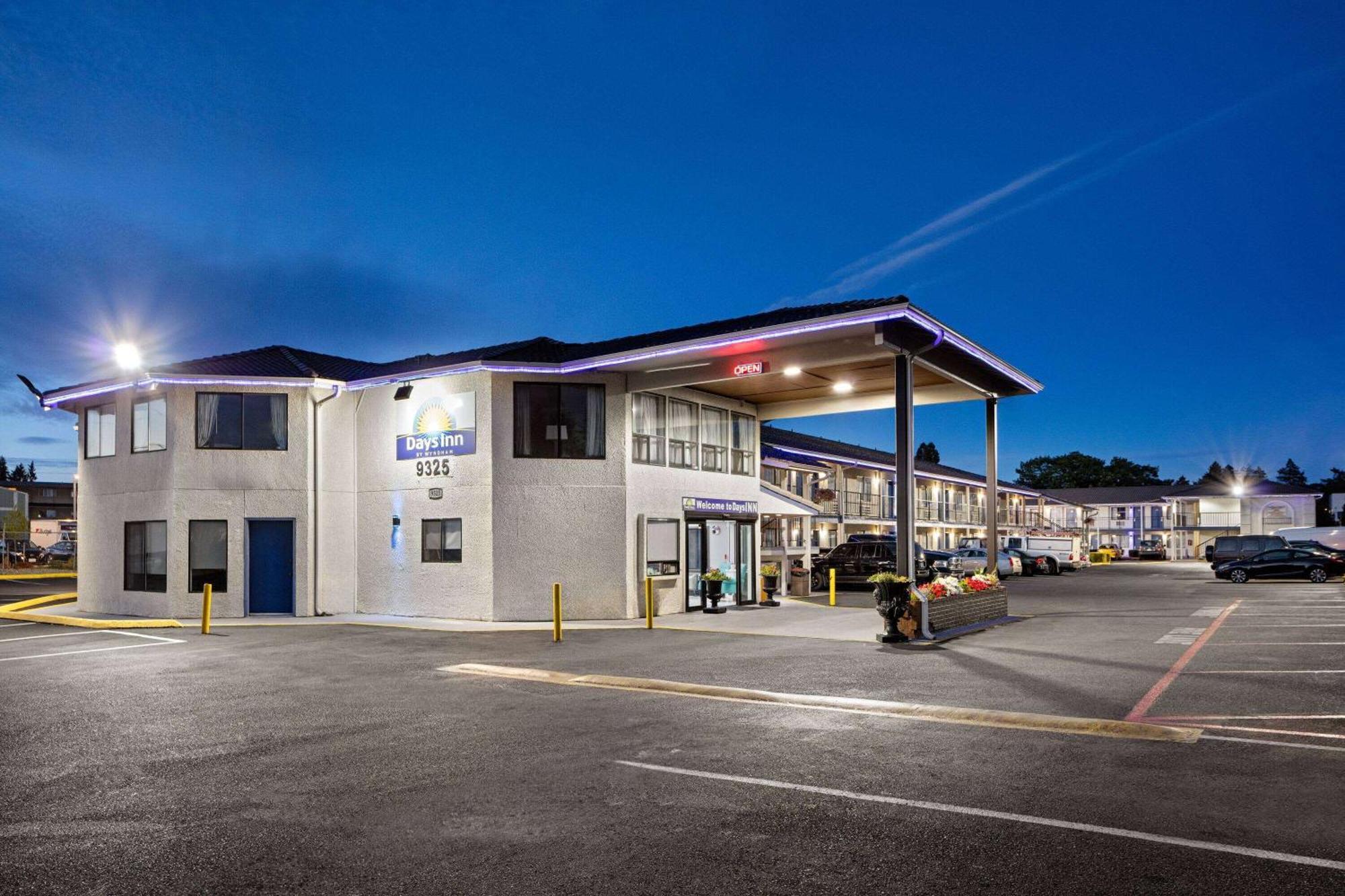 Days Inn By Wyndham Lakewood South Tacoma Екстериор снимка