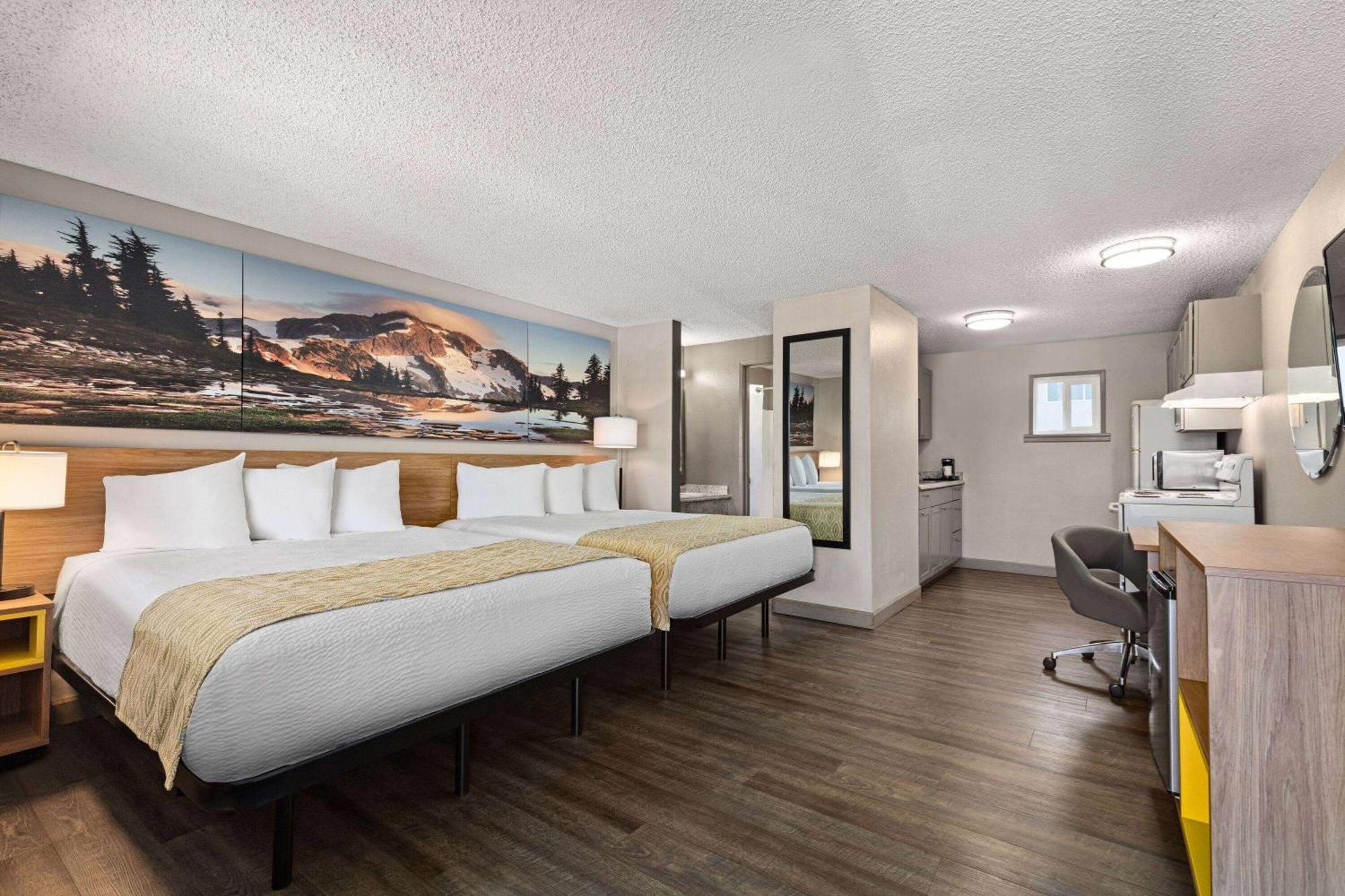 Days Inn By Wyndham Lakewood South Tacoma Екстериор снимка