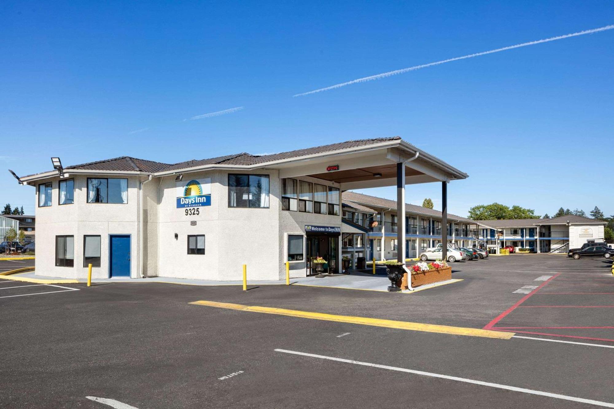 Days Inn By Wyndham Lakewood South Tacoma Екстериор снимка