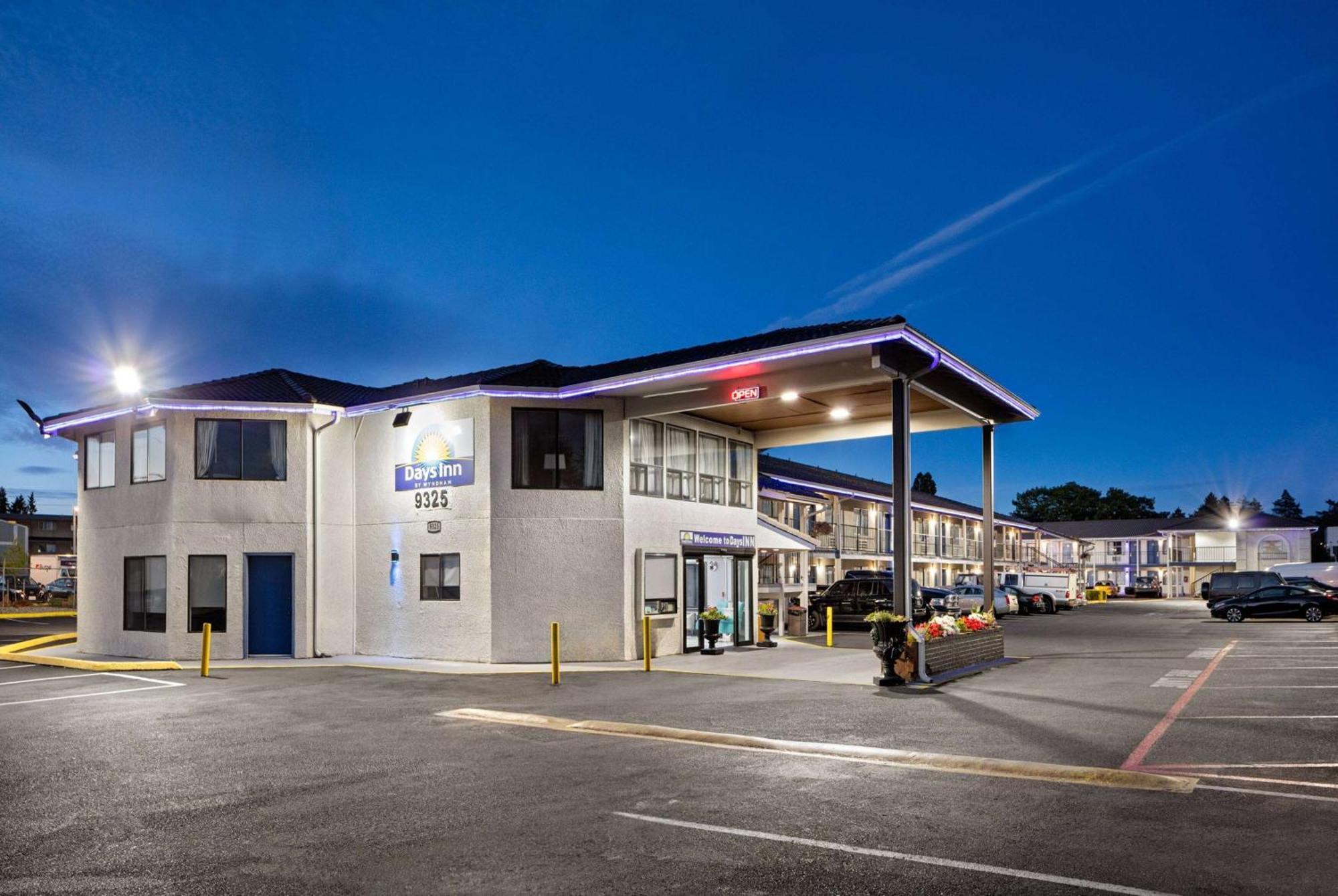 Days Inn By Wyndham Lakewood South Tacoma Екстериор снимка
