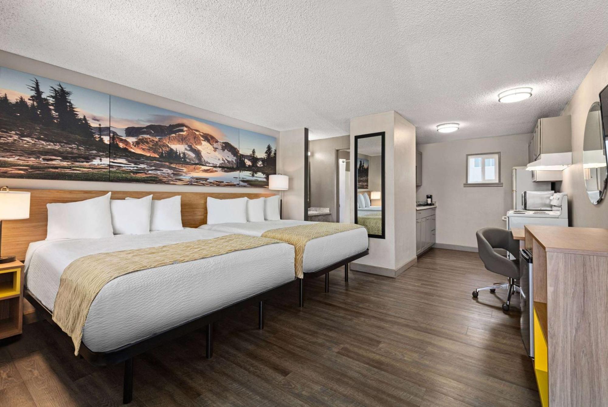Days Inn By Wyndham Lakewood South Tacoma Екстериор снимка