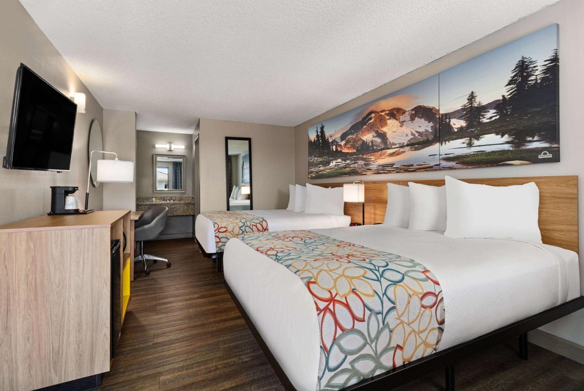 Days Inn By Wyndham Lakewood South Tacoma Екстериор снимка