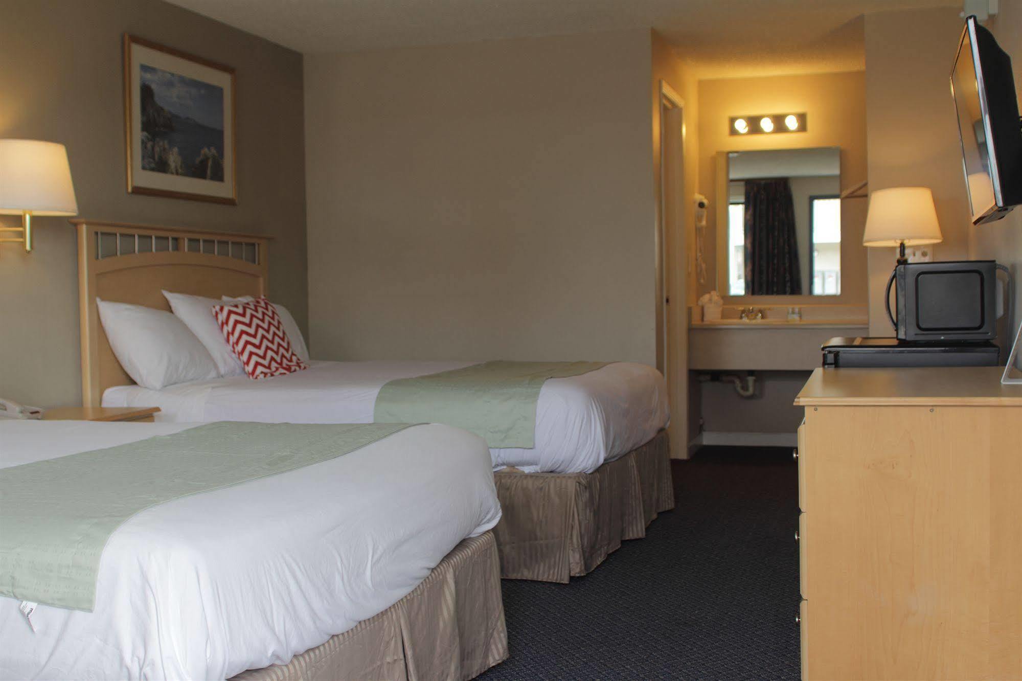 Days Inn By Wyndham Lakewood South Tacoma Екстериор снимка