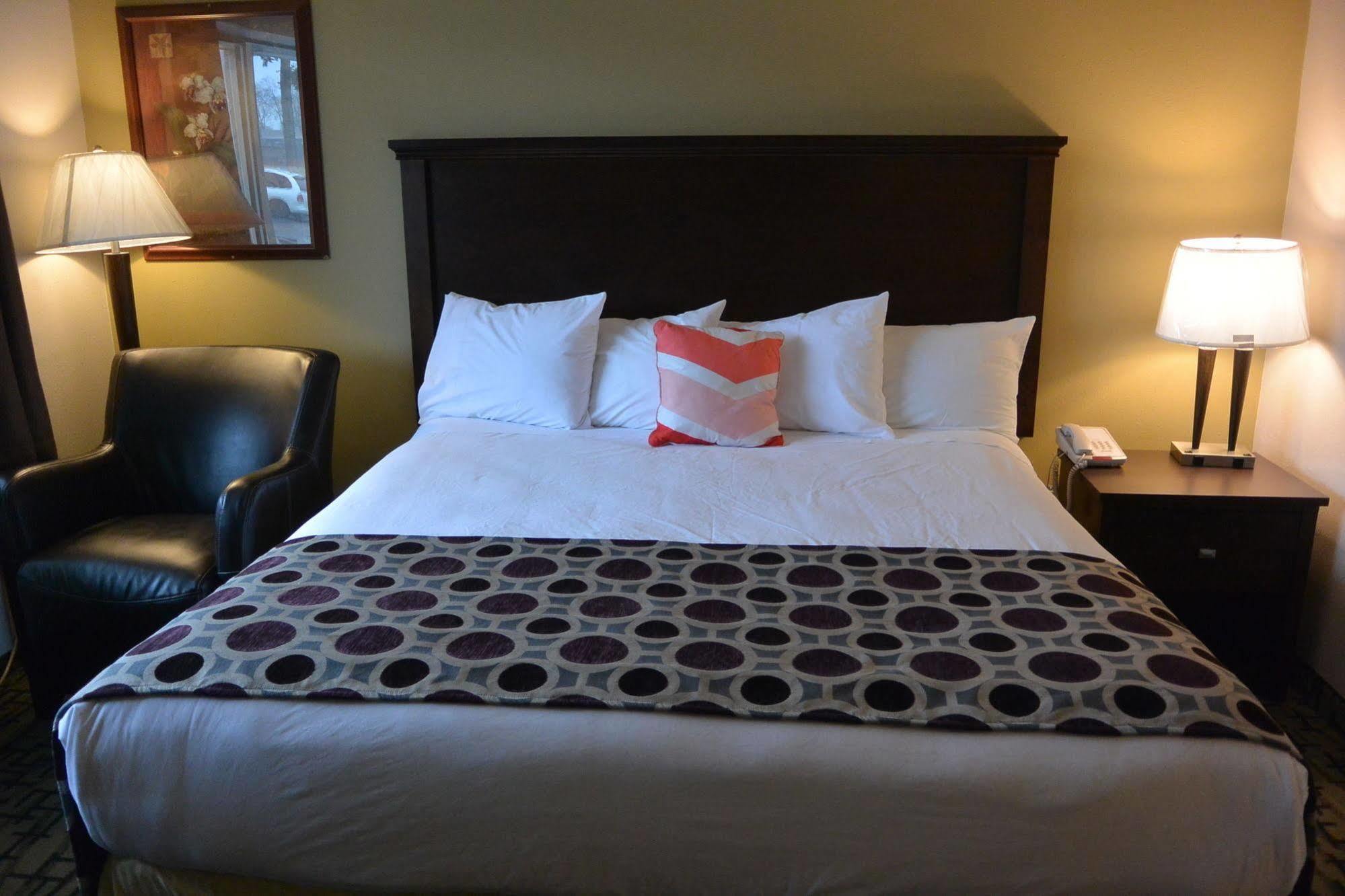 Days Inn By Wyndham Lakewood South Tacoma Екстериор снимка
