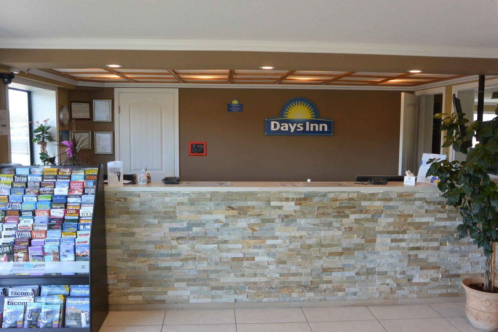 Days Inn By Wyndham Lakewood South Tacoma Екстериор снимка