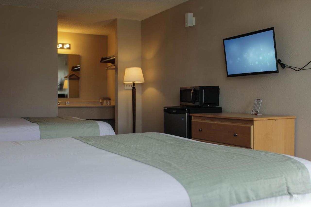 Days Inn By Wyndham Lakewood South Tacoma Екстериор снимка